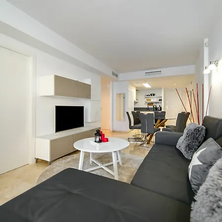 Bennecke Elvis Apartment Torrevieja